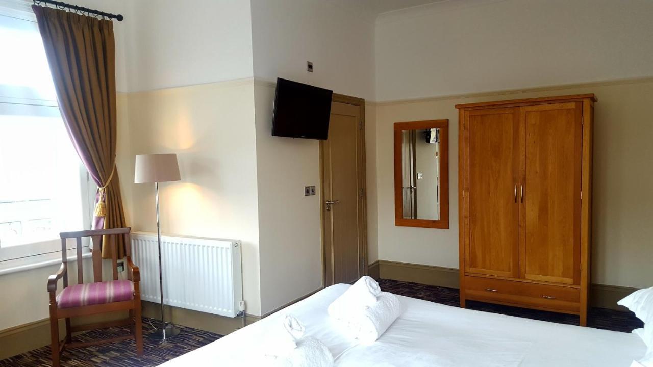 The Dolphin Inn 3*